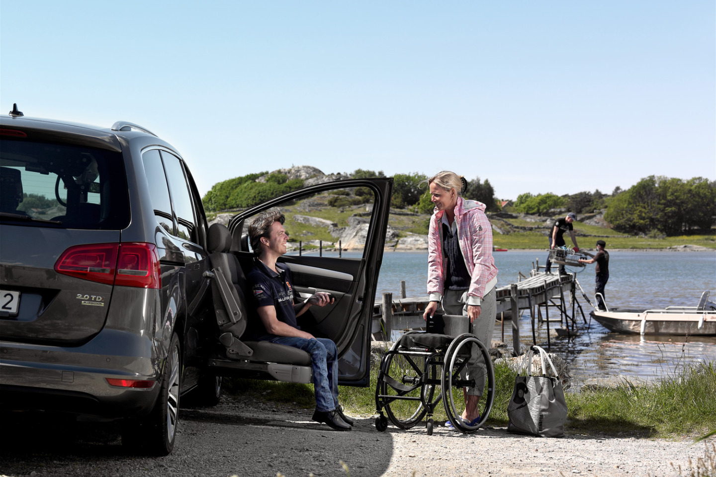 TURNY EVO - Si&egrave;ge pivotant&comma; sortant &agrave; mont&eacute;e et descente &eacute;lectriques 